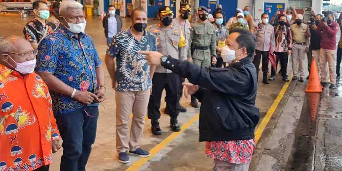 tiba-di-timika-mendagri-langsung-ke-tembagapura-pt-freeport